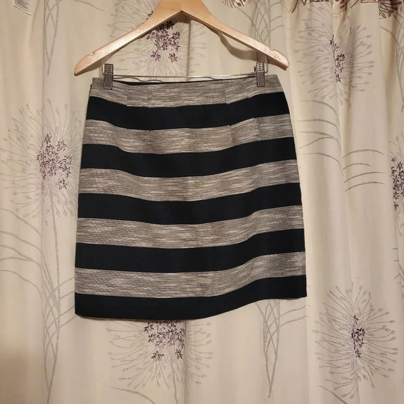 LOFT Ann Taylor Skirt Blue Silver Stripe Size 6 - Picture 10 of 10